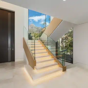 New built villa of 5 bedrooms with breathtaking sea views in Marbella Hill Club, Marbella Picture 8