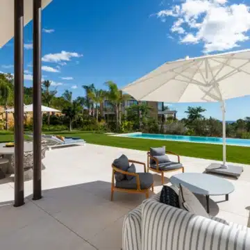 New built villa of 5 bedrooms with breathtaking sea views in Marbella Hill Club, Marbella Picture 1