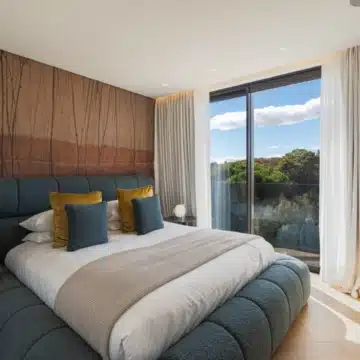 New built villa of 5 bedrooms with breathtaking sea views in Marbella Hill Club, Marbella Picture 9