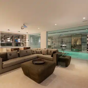 New built villa of 5 bedrooms with breathtaking sea views in Marbella Hill Club, Marbella Picture 2