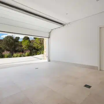 New built villa of 5 bedrooms with breathtaking sea views in Marbella Hill Club, Marbella Picture 34