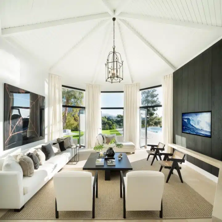 Modern frontline golf villa with uninterrupted golf course and mountain views in Aloha, Nueva Andalucia Picture