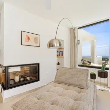 Mediterranean villa in the prestigious enclave of Las Lomas de Nueva Andalucía Picture 4