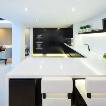 Modern frontline golf villa with uninterrupted golf course and mountain views in Aloha, Nueva Andalucia Picture 3