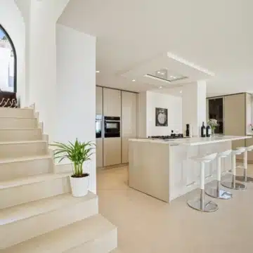 Mediterranean villa in the prestigious enclave of Las Lomas de Nueva Andalucía Picture 16