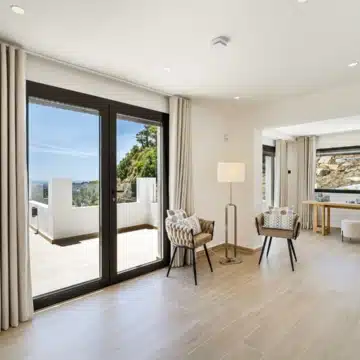 Mediterranean villa in the prestigious enclave of Las Lomas de Nueva Andalucía Picture 18