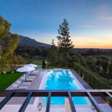 Modern frontline golf villa with uninterrupted golf course and mountain views in Aloha, Nueva Andalucia Picture 24