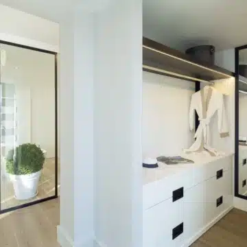 Modern frontline golf villa with uninterrupted golf course and mountain views in Aloha, Nueva Andalucia Picture 11