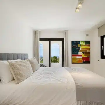 Mediterranean villa in the prestigious enclave of Las Lomas de Nueva Andalucía Picture 23