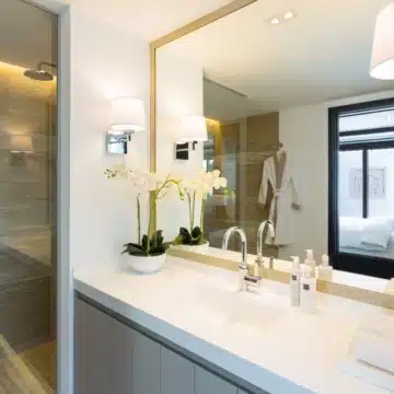 Modern frontline golf villa with uninterrupted golf course and mountain views in Aloha, Nueva Andalucia Picture 15