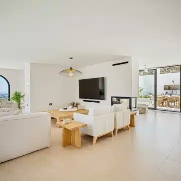 Mediterranean villa in the prestigious enclave of Las Lomas de Nueva Andalucía Picture 12