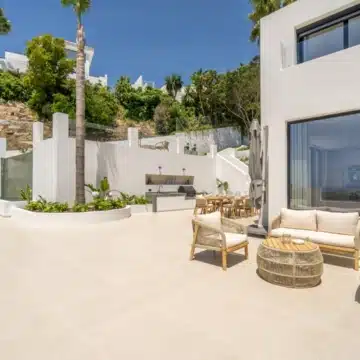 Mediterranean villa in the prestigious enclave of Las Lomas de Nueva Andalucía Picture 31