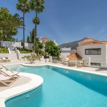 Mediterranean villa in the prestigious enclave of Las Lomas de Nueva Andalucía Picture 32