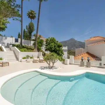 Mediterranean villa in the prestigious enclave of Las Lomas de Nueva Andalucía Picture 33