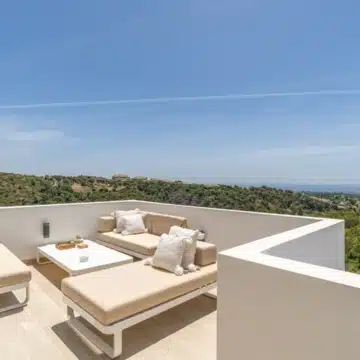 Mediterranean villa in the prestigious enclave of Las Lomas de Nueva Andalucía Picture 37