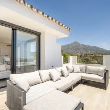 Mediterranean villa in the prestigious enclave of Las Lomas de Nueva Andalucía Picture 38