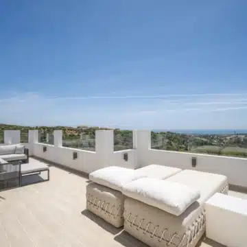 Mediterranean villa in the prestigious enclave of Las Lomas de Nueva Andalucía Picture 39