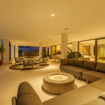 Frontline golf villa with uninterrupted views in the heart of Nueva Andalucía, Marbella Picture 48