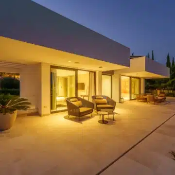 Frontline golf villa with uninterrupted views in the heart of Nueva Andalucía, Marbella Picture 58