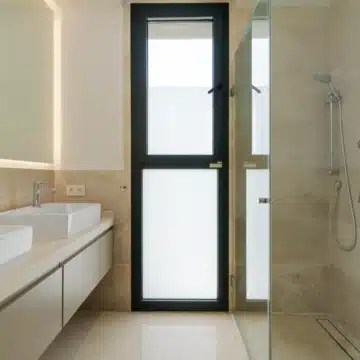 Frontline golf villa with uninterrupted views in the heart of Nueva Andalucía, Marbella Picture 13