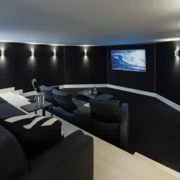 Modern frontline golf villa with uninterrupted golf course and mountain views in Aloha, Nueva Andalucia Picture 19