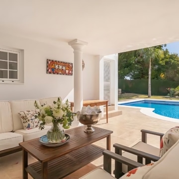 Beautiful villa in the sought-after residential community of Paraiso Alto, Benahavis Picture 4