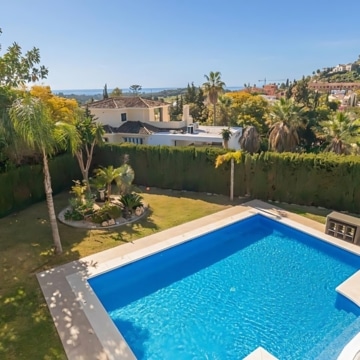 Beautiful villa in the sought-after residential community of Paraiso Alto, Benahavis Picture 10