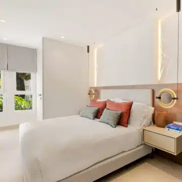 Luxury apartment nestled in an exclusive gated community of Los Monteros palm beach, Marbella Picture 1