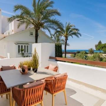 Luxury apartment nestled in an exclusive gated community of Los Monteros palm beach, Marbella Picture 10