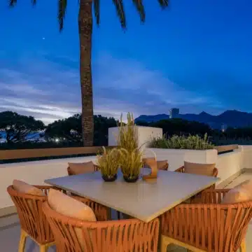 Luxury apartment nestled in an exclusive gated community of Los Monteros palm beach, Marbella Picture 6