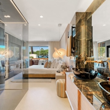 Luxury apartment nestled in an exclusive gated community of Los Monteros palm beach, Marbella Picture 16
