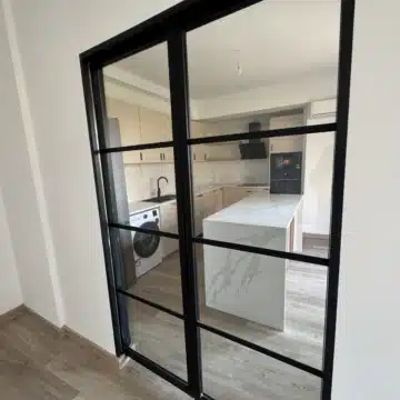 Fully Renovated Apartment with Terrace in Paseo de los Tilos, Málaga Picture 7