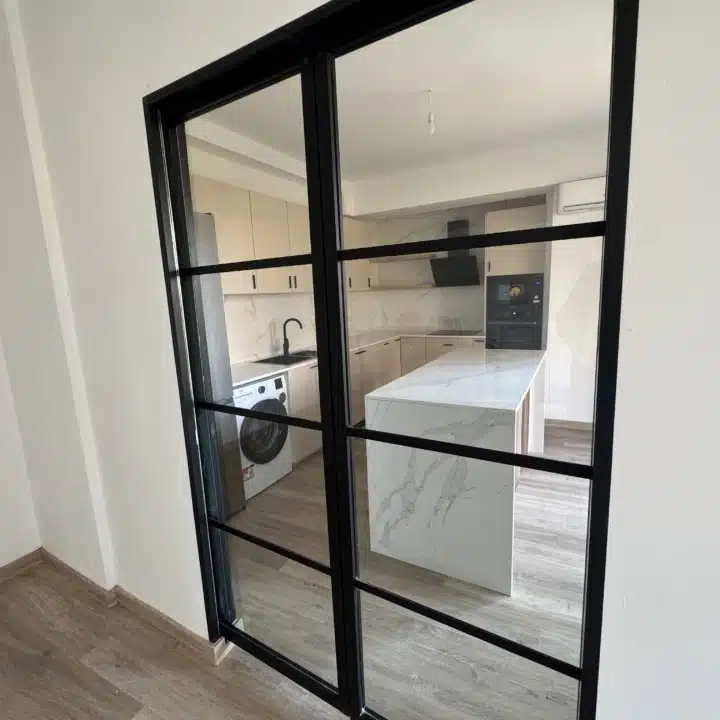 Fully Renovated Apartment with Terrace in Paseo de los Tilos, Málaga Picture