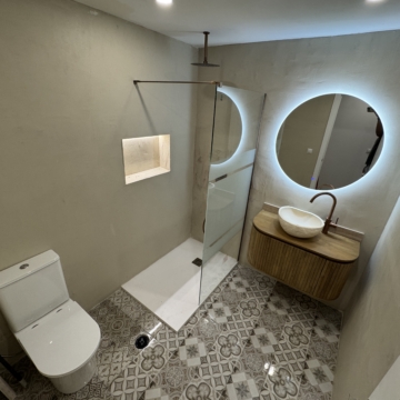 Fully Renovated Apartment with Terrace in Paseo de los Tilos, Málaga Picture 22