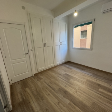 Fully Renovated Apartment with Terrace in Paseo de los Tilos, Málaga Picture 18