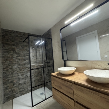 Fully Renovated Apartment with Terrace in Paseo de los Tilos, Málaga Picture 1