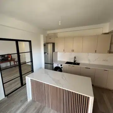 Fully Renovated Apartment with Terrace in Paseo de los Tilos, Málaga Picture 0