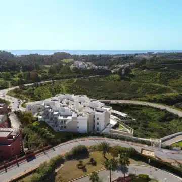 Valley Views – 2 and 3 bedroom contemporary apartments with beautiful sea views in Mijas Picture 24