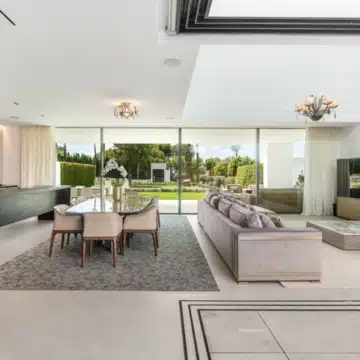 Semi-detached villa with panoramic sea views in the heart of Nueva Andalucía, Marbella Picture 0