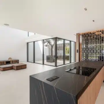 Modern Semi-Detached villa with rooftop pool in Nueva Andalucia, Marbella Picture 4