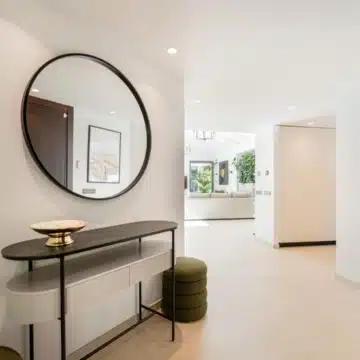 Luxury five bedroom villa within the prestigious Golf Valley of La Cerquilla, Nueva Andalucía Picture 14