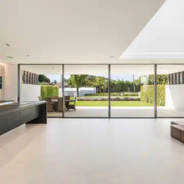 Modern Semi-Detached villa with rooftop pool in Nueva Andalucia, Marbella Picture 12