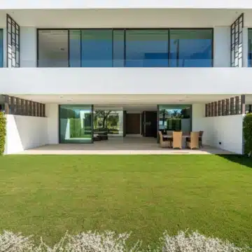 Modern Semi-Detached villa with rooftop pool in Nueva Andalucia, Marbella Picture 14