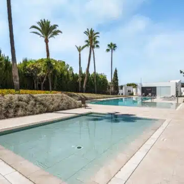 Semi-detached villa with panoramic sea views in the heart of Nueva Andalucía, Marbella Picture 13