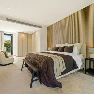 Beautifully presented contemporary villa in the sought-after area of Nueva Andalucía, Marbella Picture 17