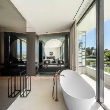 Semi-detached villa with panoramic sea views in the heart of Nueva Andalucía, Marbella Picture 17