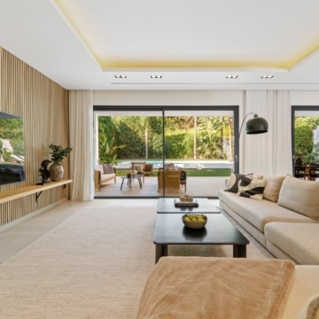 Beautifully presented contemporary villa in the sought-after area of Nueva Andalucía, Marbella Picture 8