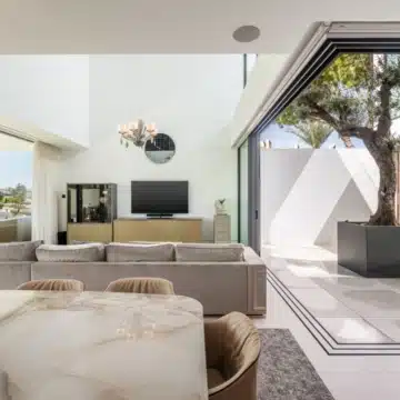 Semi-detached villa with panoramic sea views in the heart of Nueva Andalucía, Marbella Picture 1