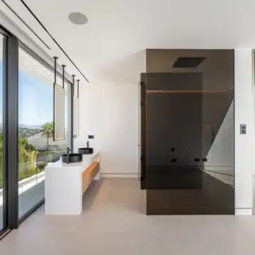 Modern Semi-Detached villa with rooftop pool in Nueva Andalucia, Marbella Picture 20