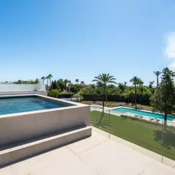 Semi-detached villa with panoramic sea views in the heart of Nueva Andalucía, Marbella Picture 22